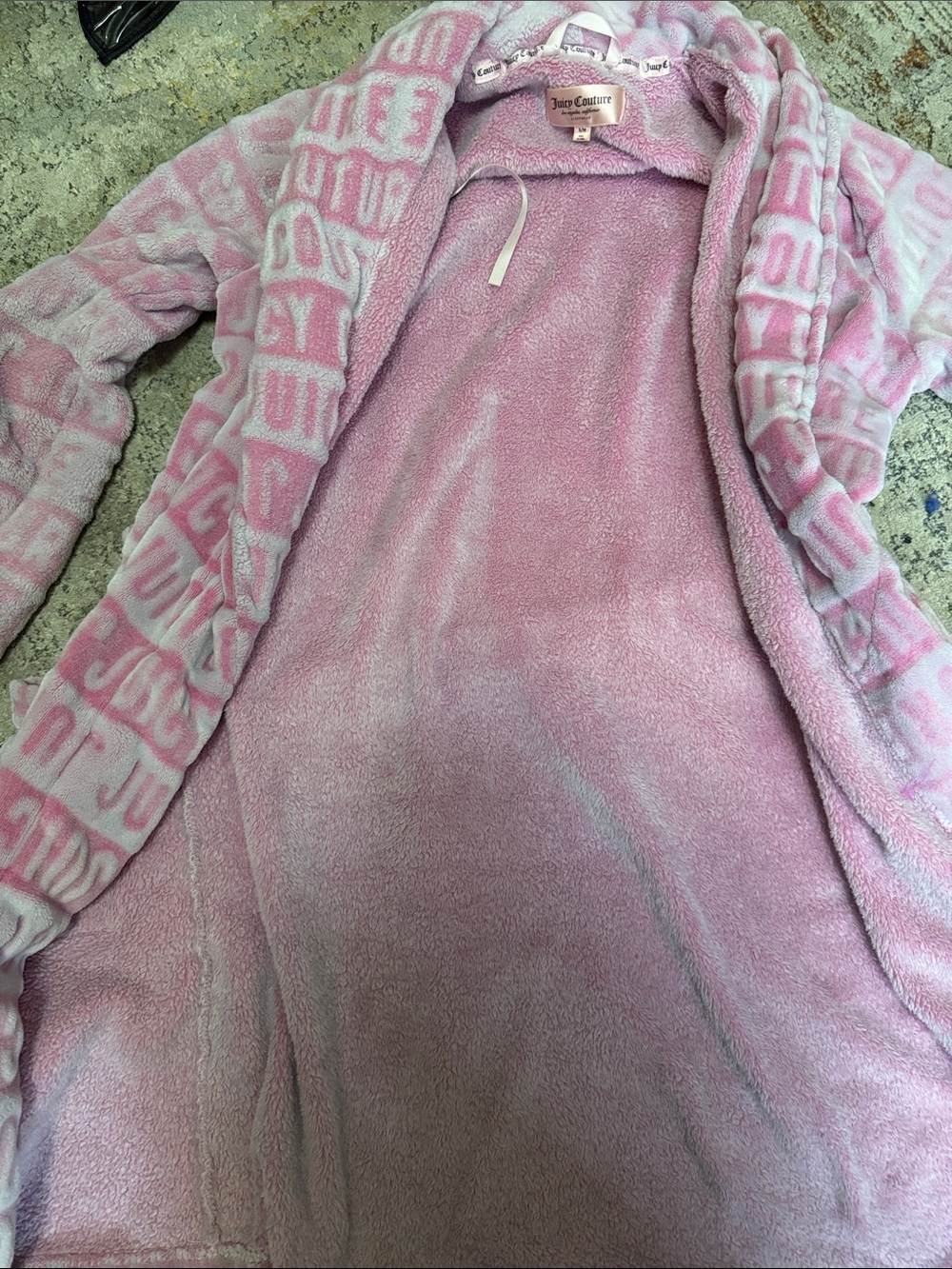Juicy Couture Pink Plush Hooded Logo Robe for Kids - Picture 4 of 6